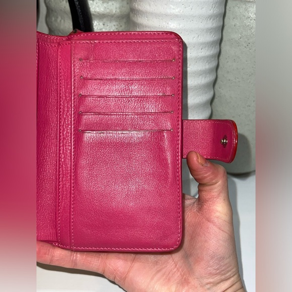 Chanel Matelassé Zip Wallet with Contrast Threading - Picture 7 of 14